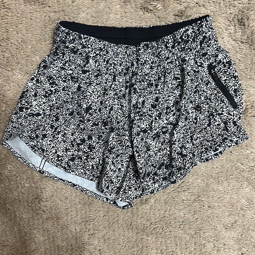 Lululemon shorts size 6